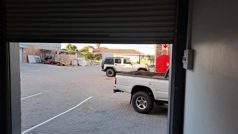 To Let commercial Property for Rent in Cotswold Eastern Cape